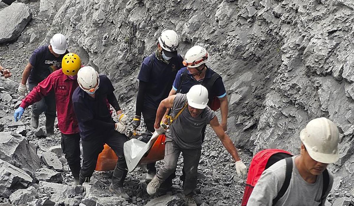 NextImg:Taiwan quake toll low, but aftershocks a risk as rescue effort continues