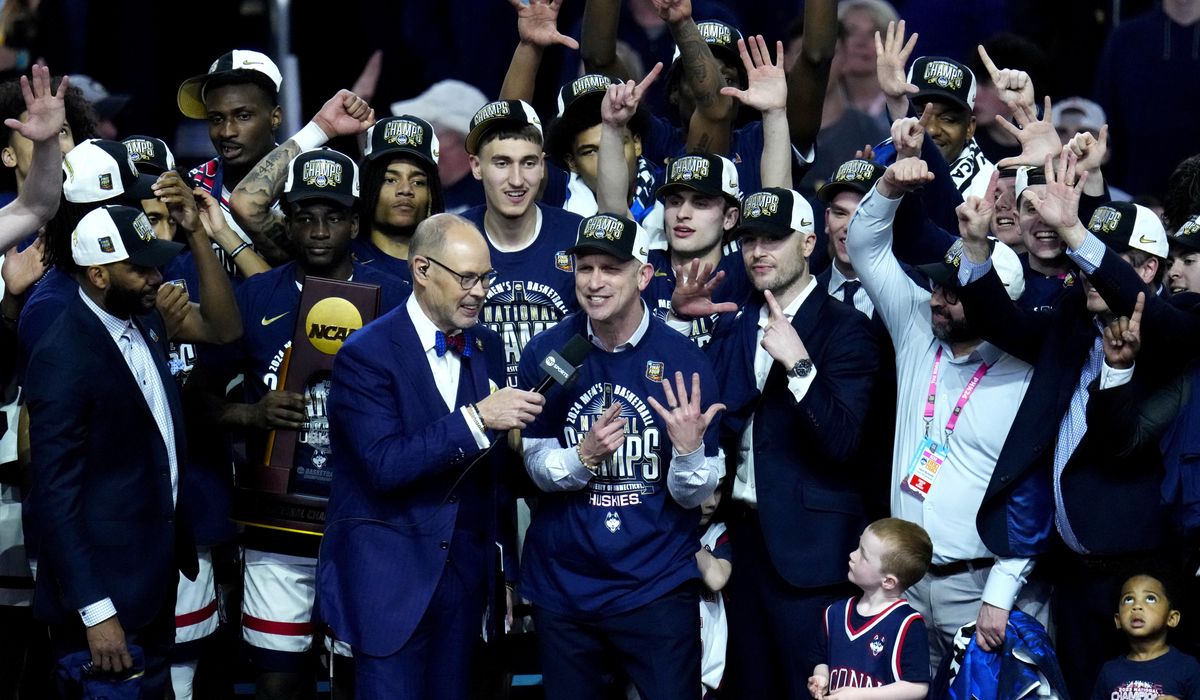 NextImg:UConn students celebrate into the early morning after 2nd consecutive men’s basketball title