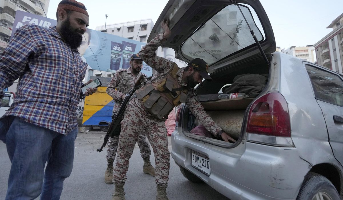 NextImg:Pakistan deploys more than 100,000 police and paramilitary forces ahead of Eid al-Fitr