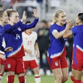 United States&#x27; Sophia Smith, right, celebrates her goal against Canada with teammates during the shoot out of a SheBelieves Cup women&#x27;s soccer match Tuesday, April 9, 2024, in Columbus, Ohio. (AP Photo/Jay LaPrete)