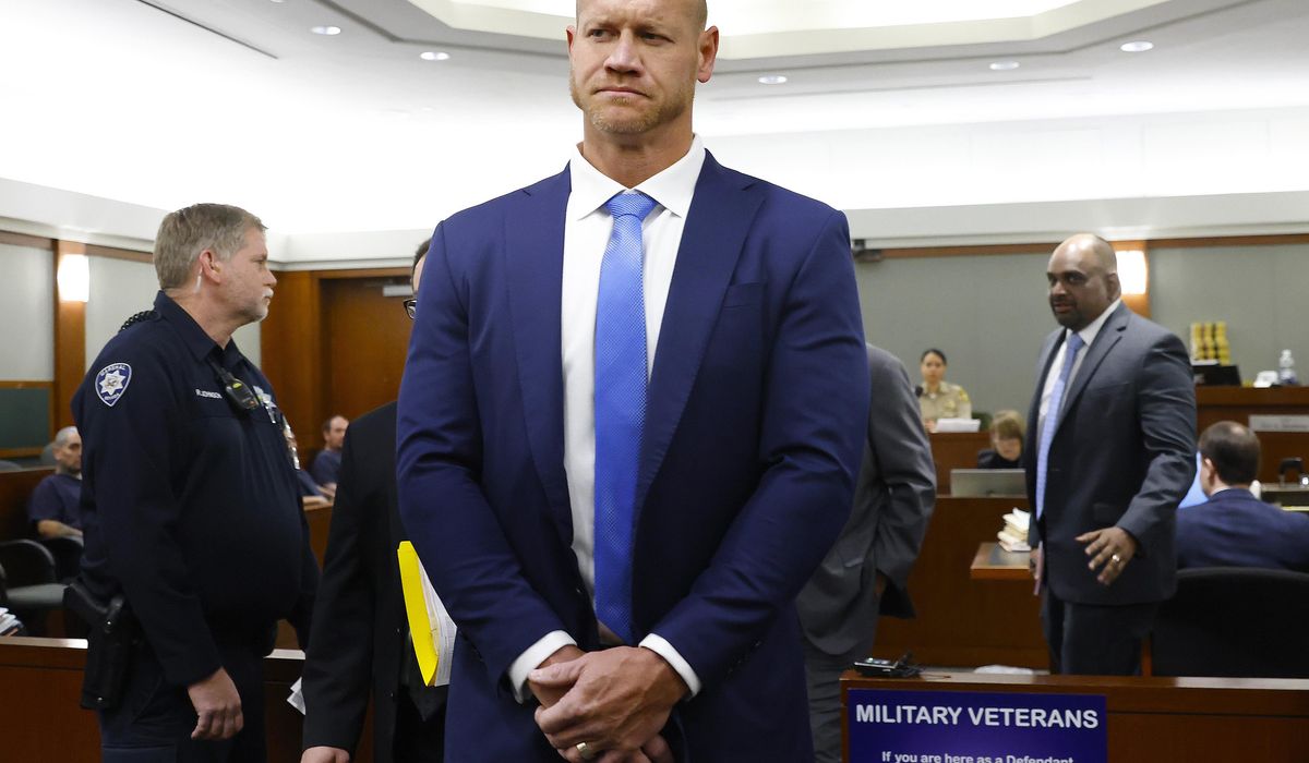 NextImg:Retired wrestler, ex-congressional candidate challenging evidence in Vegas murder case