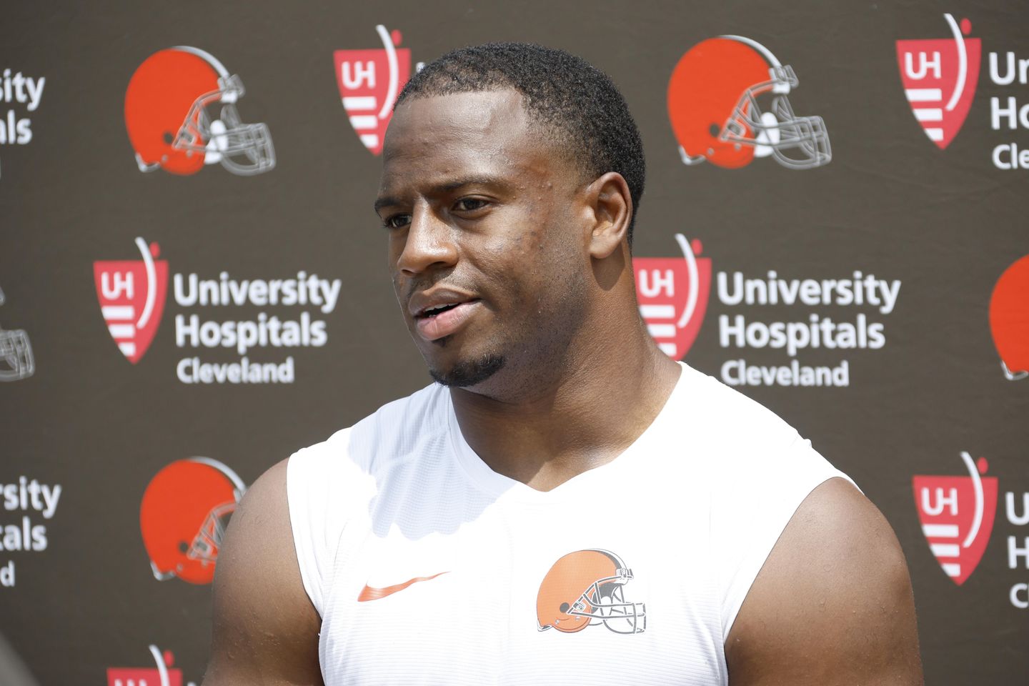 Browns restructure RB Nick Chubb's contract as he rehabs from season-ending injury, AP source says

