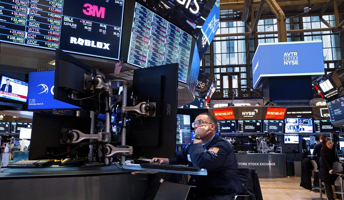 NextImg:U.S. stocks soar above global markets, giving investors solid path for growth