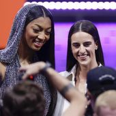 LSU&#x27;s Angel Reese and Iowa&#x27;s Caitlyn Clark pose for a photo before the start of the WNBA basketball draft, Monday, April 15, 2024, in New York. (AP Photo/Adam Hunger)