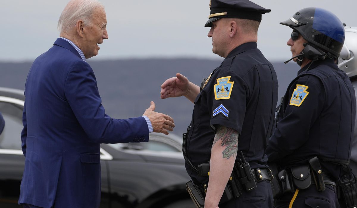 NextImg:Biden touts efforts to boost law enforcement as police unions flock to Trump