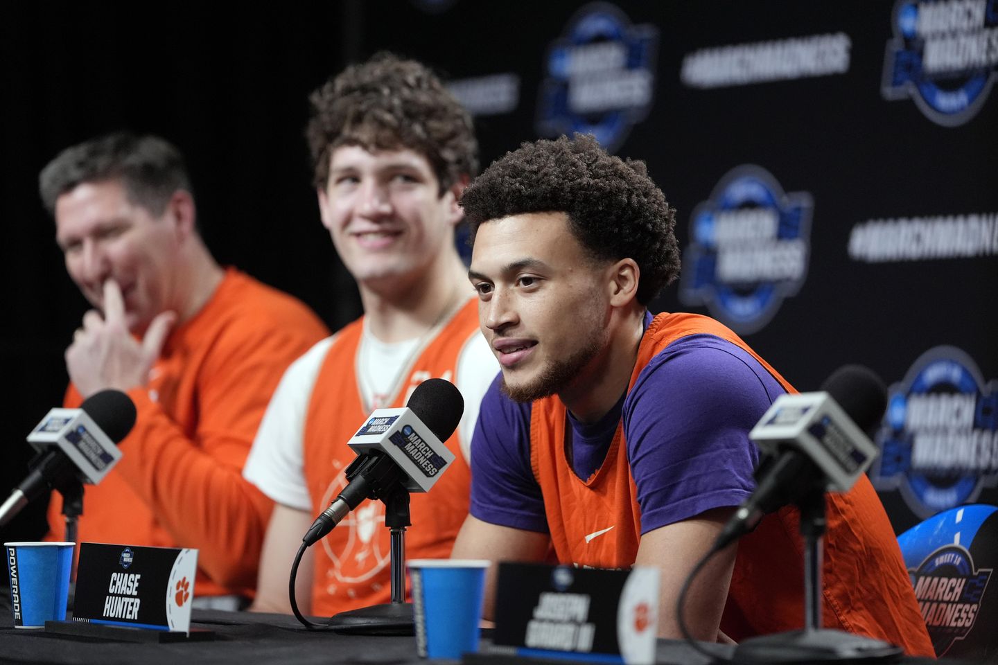Clemson guard Chase Hunter enters NBA Draft, but retains eligibility to come back to college
