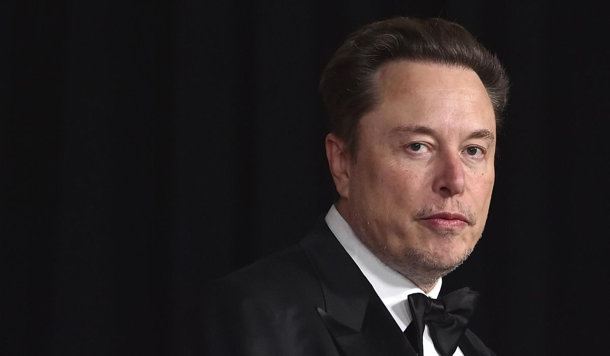 NextImg:Musk appears at Cannes, lightens anti-advertiser blast