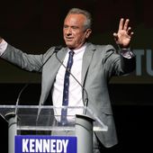 Independent presidential candidate Robert F. Kennedy Jr. waves to supporters during a campaign event, Saturday, April 13, 2024, in West Des Moines, Iowa. (AP Photo/Charlie Neibergall) ** FILE **