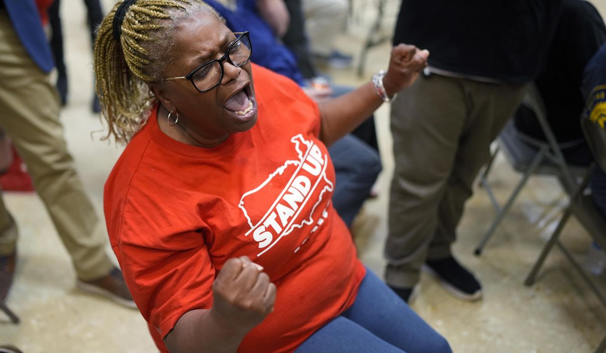 NextImg:Tennessee Volkswagen employees overwhelmingly vote to join United Auto Workers union