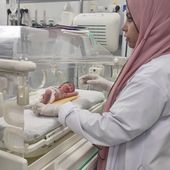 A Palestinian baby girl, Sabreen Jouda, who was delivered prematurely after her mother was killed in an Israeli strike along with her husband and daughter, lies in an incubator in the Emirati hospital in Rafah, southern Gaza Strip. Sunday, April 21, 2024. (AP Photo/Mohammad Jahjouh)