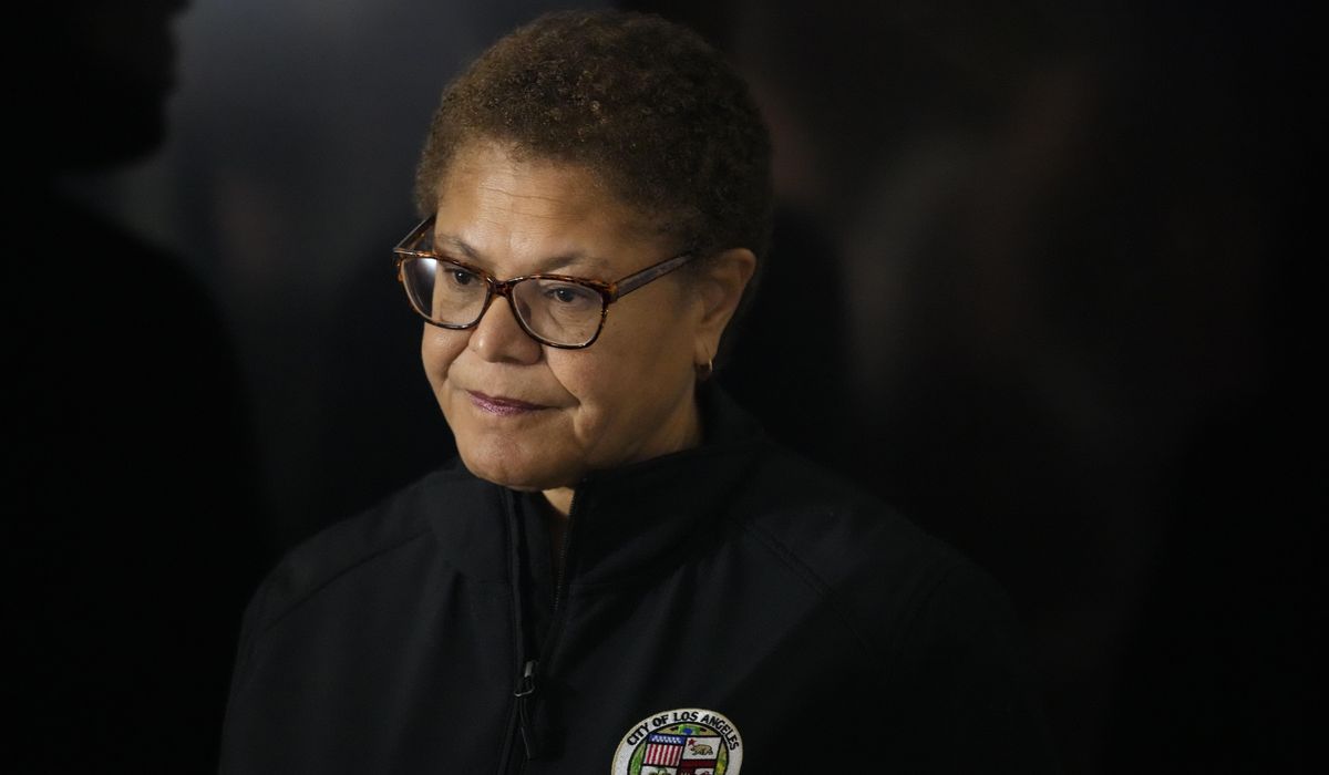 NextImg:Suspect smashes window, breaks into home of Los Angeles Mayor Karen Bass, police say