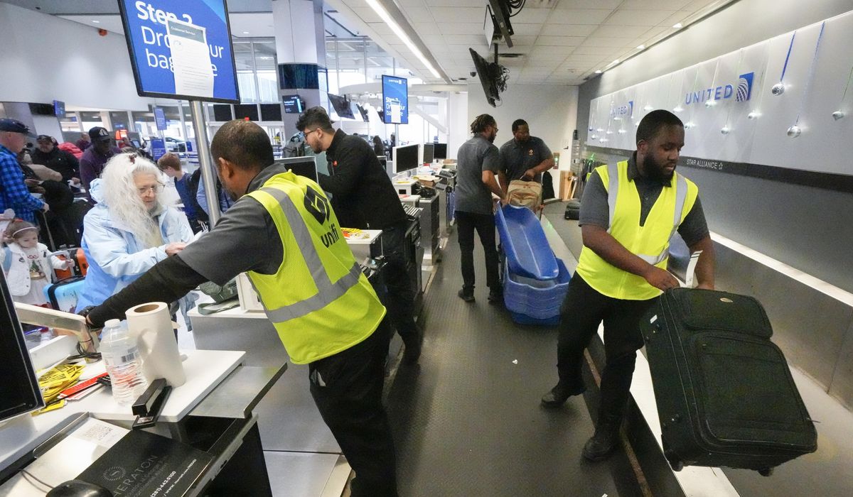 NextImg:Airlines now will be required to give automatic cash refunds for canceled and delayed flights