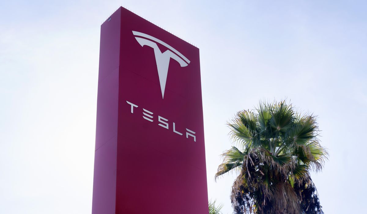 NextImg:Self-driving Tesla killed motorcyclist in April, say police