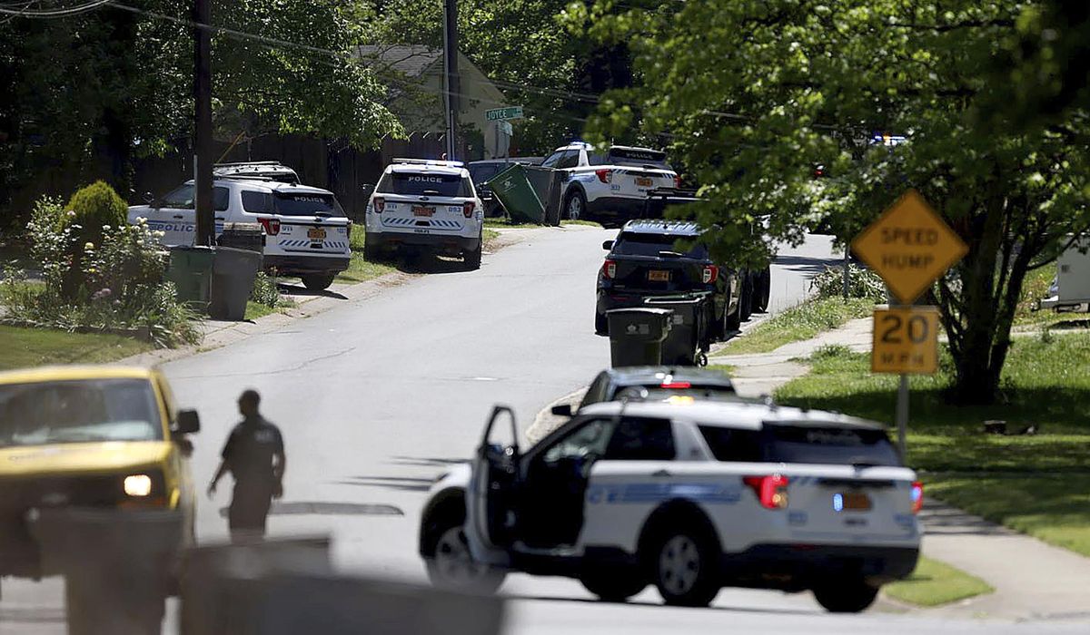 NextImg:3 law officers killed, 5 others wounded trying to serve warrant in Charlotte, N.C., authorities say