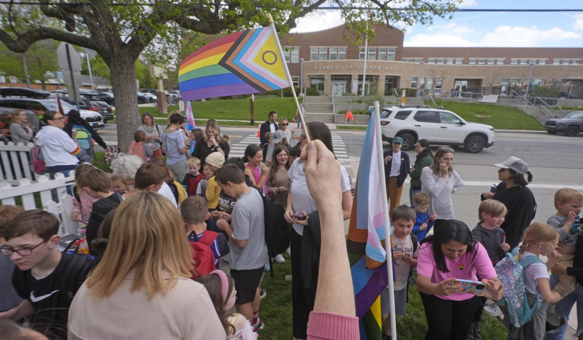 NextImg:16 red states ask Supreme Court to rule on parental rights, gender identity at school