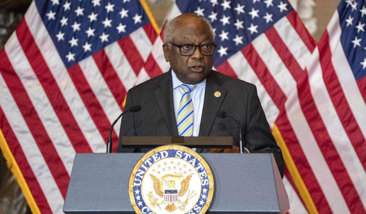NextImg:Rep. Clyburn endorses Kamala Harris for president