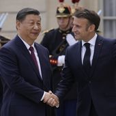French President Emmanuel Macron, right, welcomes China&#x27;s President Xi Jinping before their meeting at the Elysee Palace, Monday, May 6, 2024, in Paris. French President Emmanuel Macron is welcoming China&#x27;s Xi Jinping for a two-day state visit to France and is seeking to press Xi to use his influence on Moscow to move toward ending the war in Ukraine. (AP Photo/Christophe Ena)
