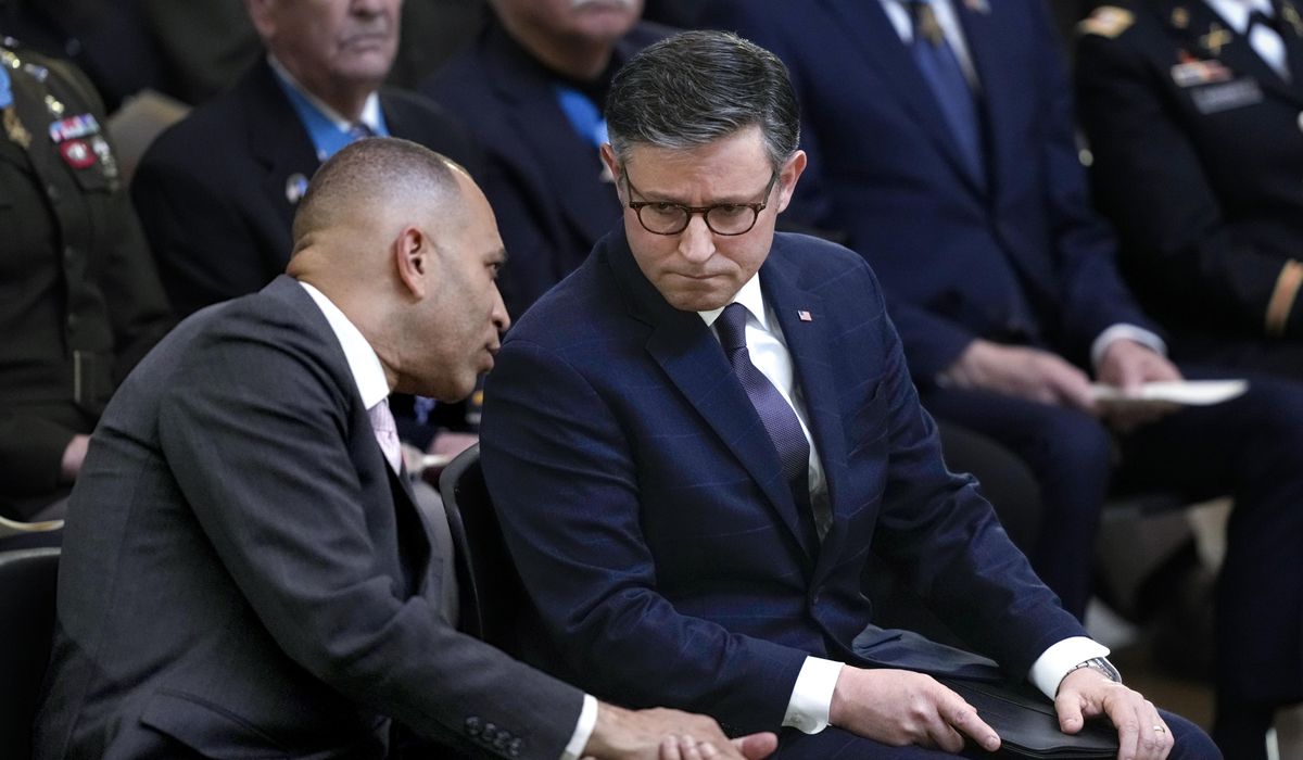 NextImg:Johnson, Jeffries announce bipartisan House task force to investigate attempted Trump assassination