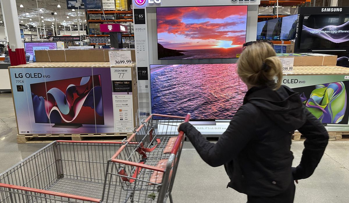 NextImg:U.S. consumer sentiment drops to 6-month low on inflation, unemployment fears