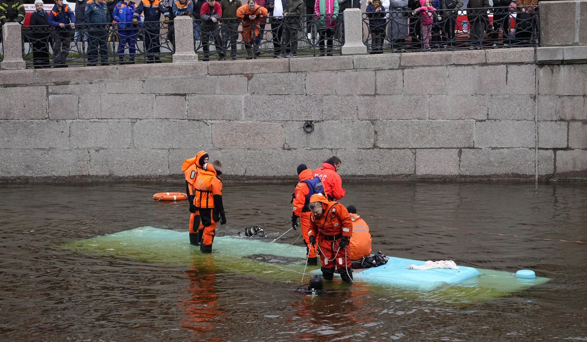 NextImg:A bus plunges off a bridge in the Russian city of St. Petersburg, killing 3 and injuring 6 others