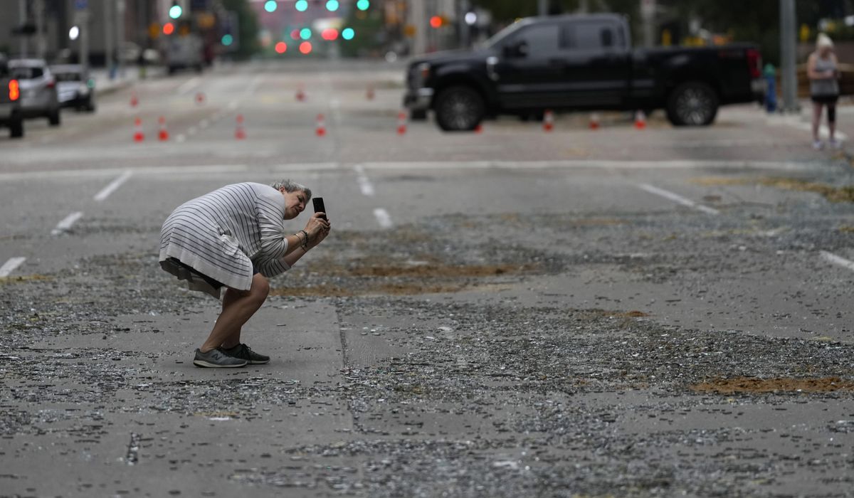 NextImg:Widespread power outages from deadly Houston storm raise new risk: hot weather