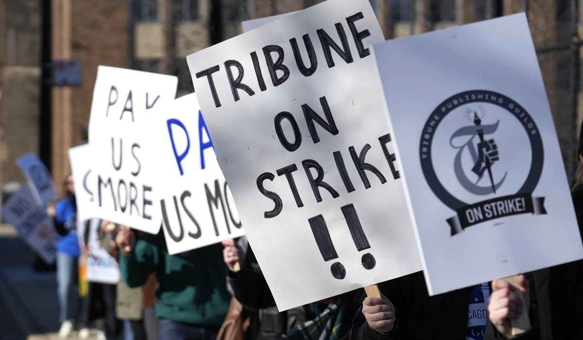 NextImg:Chicago Tribune staffers’ unequal pay lawsuit claims race and sex discrimination