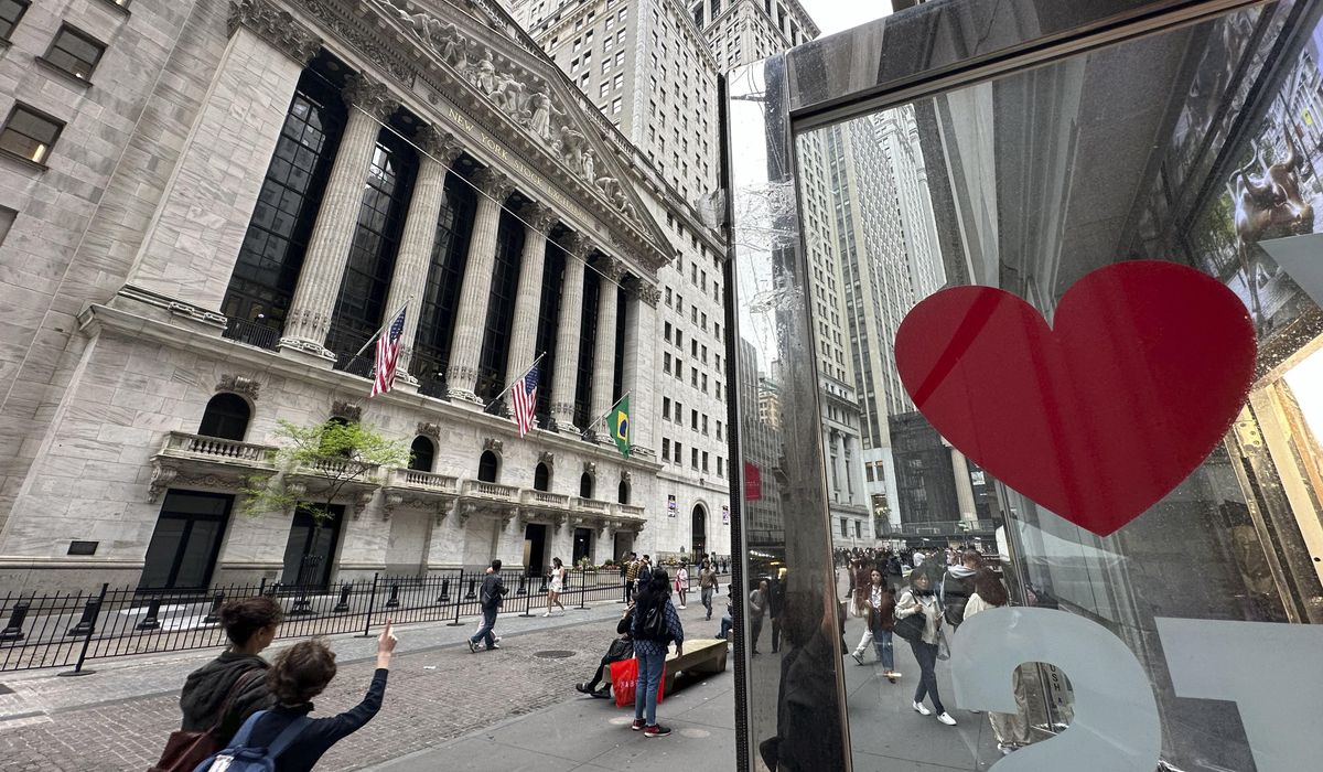 NextImg:Wall Street is drifting near record highs and headed for another winning week