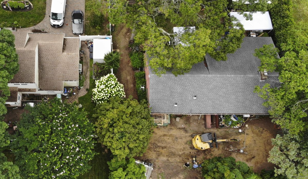 NextImg:Investigators return to Long Island home of Gilgo Beach serial killing suspect