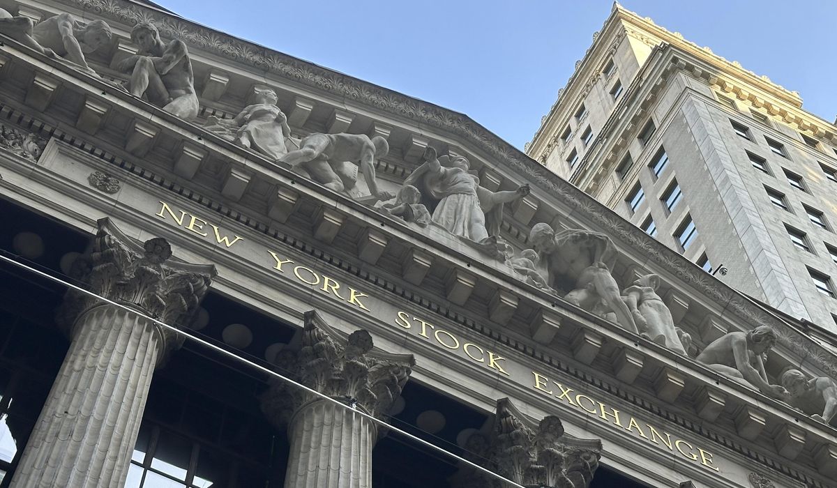 NextImg:U.S. markets mixed in quiet premarket trading, Macy’s rises on big profit beat