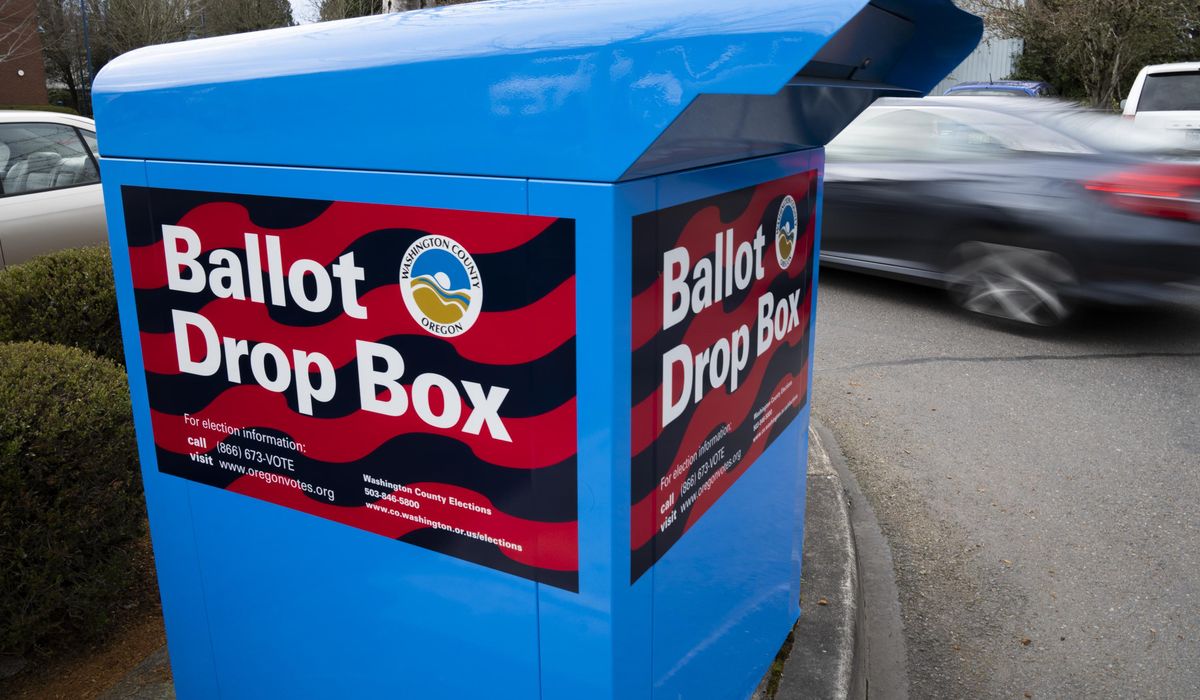 NextImg:Wisconsin mayor carts away absentee ballot drop box, says he did nothing wrong