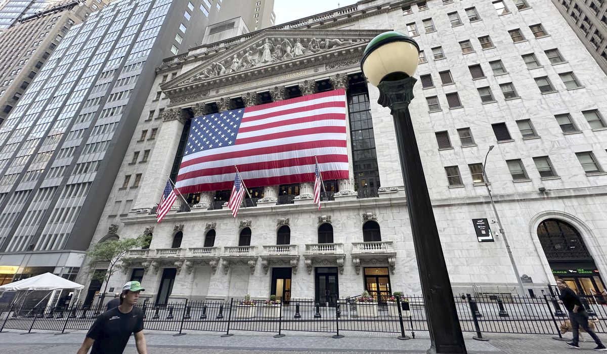 NextImg:Wall Street drifts in quiet trading after returning from a 3-day weekend