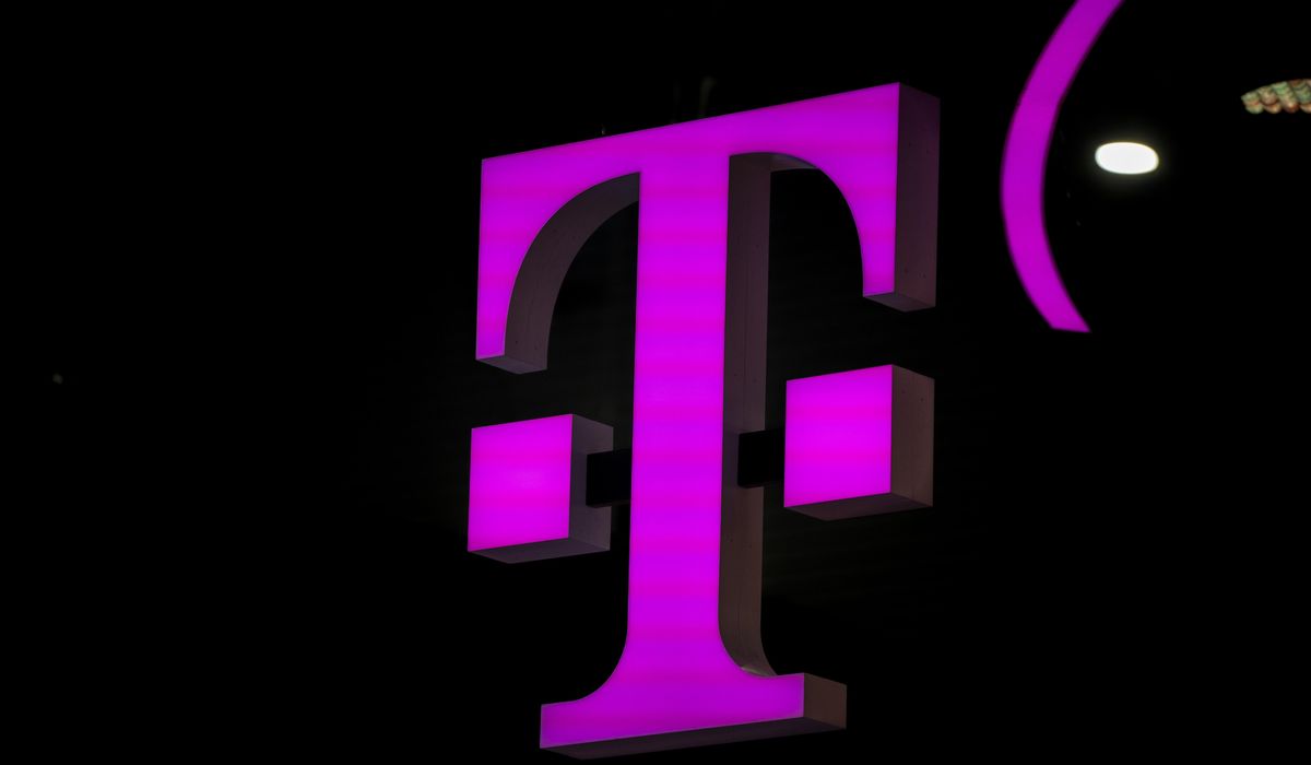 NextImg:T-Mobile to buy almost all of U.S Cellular in deal worth $4.4 billion with debt