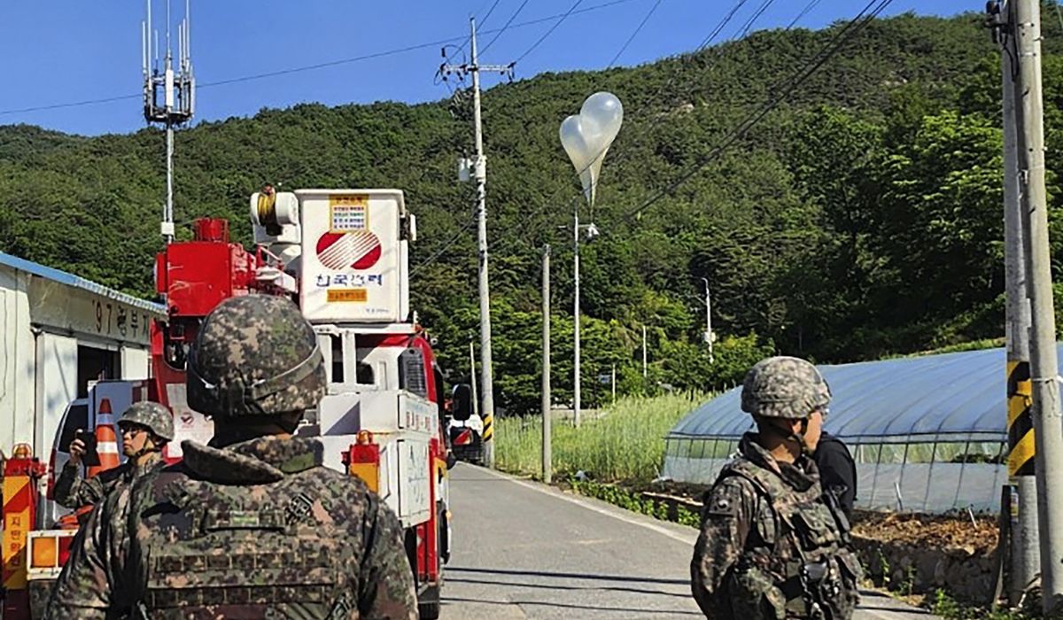 NextImg:North Korea is sending more trash-carrying balloons to South Korea