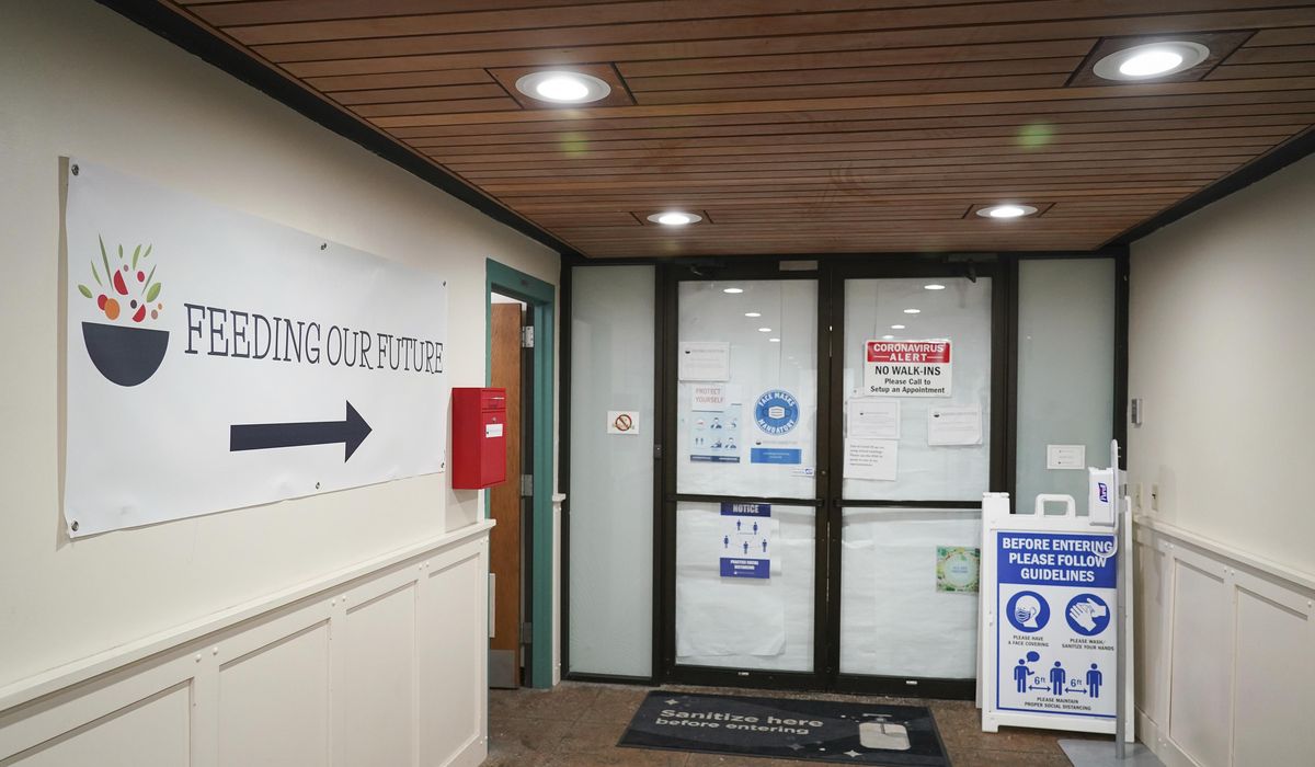 NextImg:Fraud trial juror reports getting bag of $120,000 and promise of more if she’ll acquit