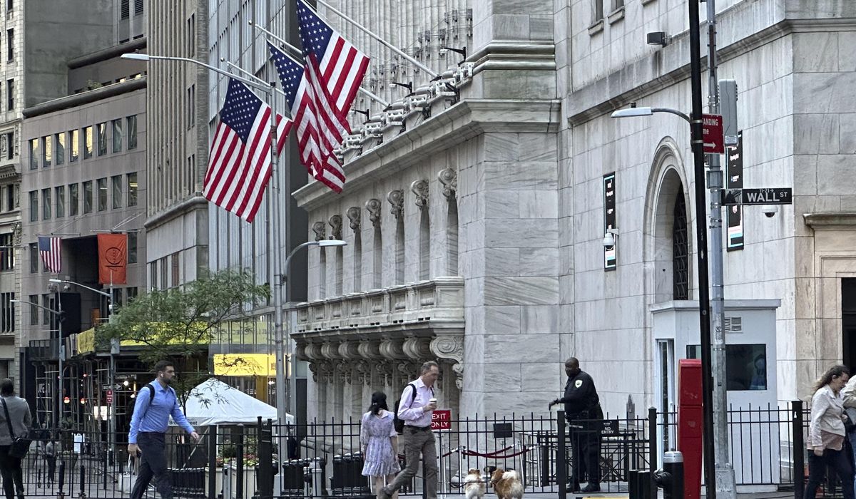 NextImg:Technical issues briefly halt trading for some NYSE stocks in the latest glitch to hit Wall Street