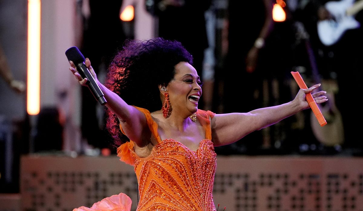 NextImg:Diana Ross, Eminem and Jack White perform for thousands as former Detroit eyesore returns to life