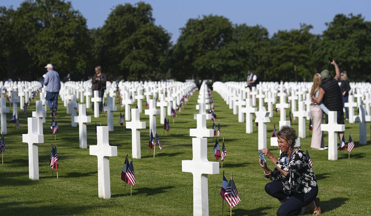 NextImg:102-year-old WWII vet from N.Y. dies traveling to France for D-Day commemoration