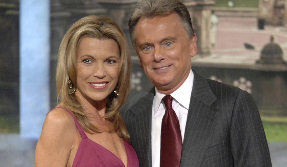 NextImg:Vanna White bids emotional goodbye to Pat Sajak on ‘Wheel of Fortune’
