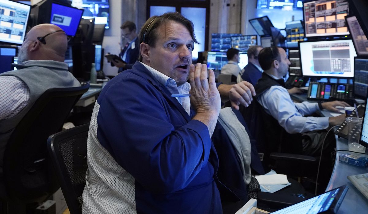 NextImg:Hotter-than-expected jobs report sends U.S. stocks lower