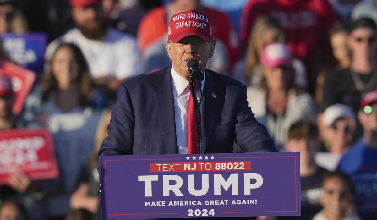 NextImg:Trump will hold outdoor Las Vegas rally in scorching heat. His campaign has extra medics and water