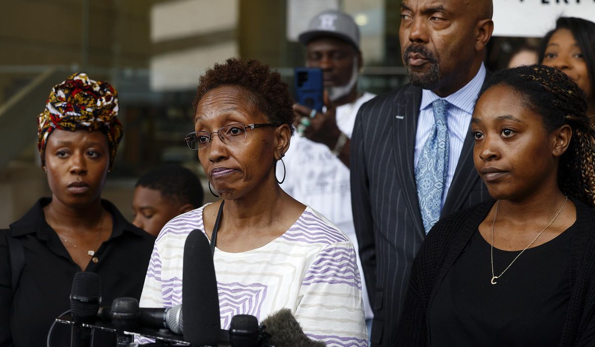NextImg:Two Texas jail guards indicted in the asphyxiation death of an inmate