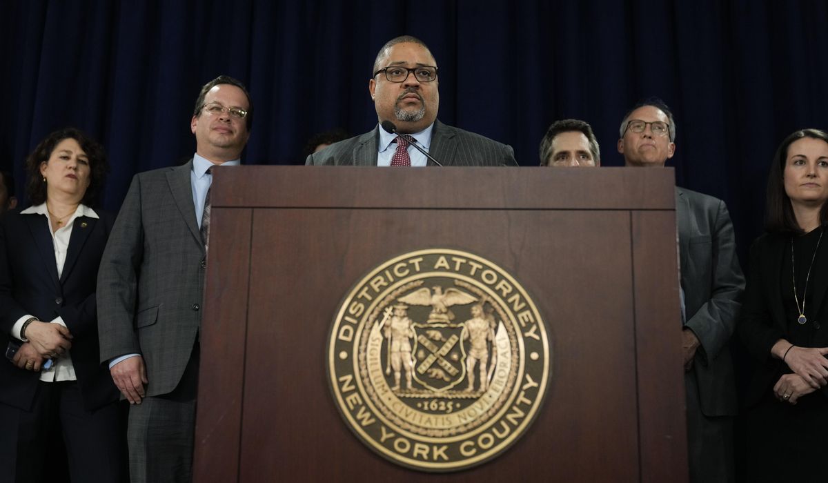 NextImg:D.A. Alvin Bragg urges N.Y. judge to treat Trump as if he died, not dismiss hush-money conviction