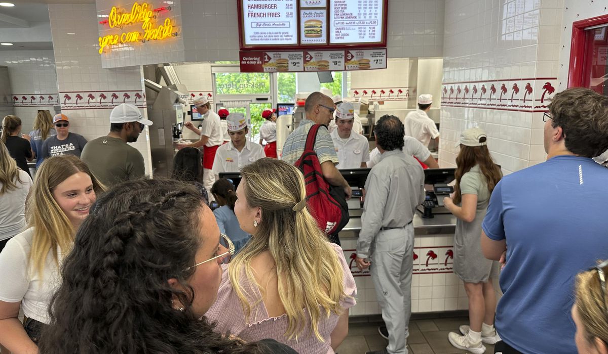 NextImg:In-N-Out hikes prices, cites California’s $20 minimum wage
