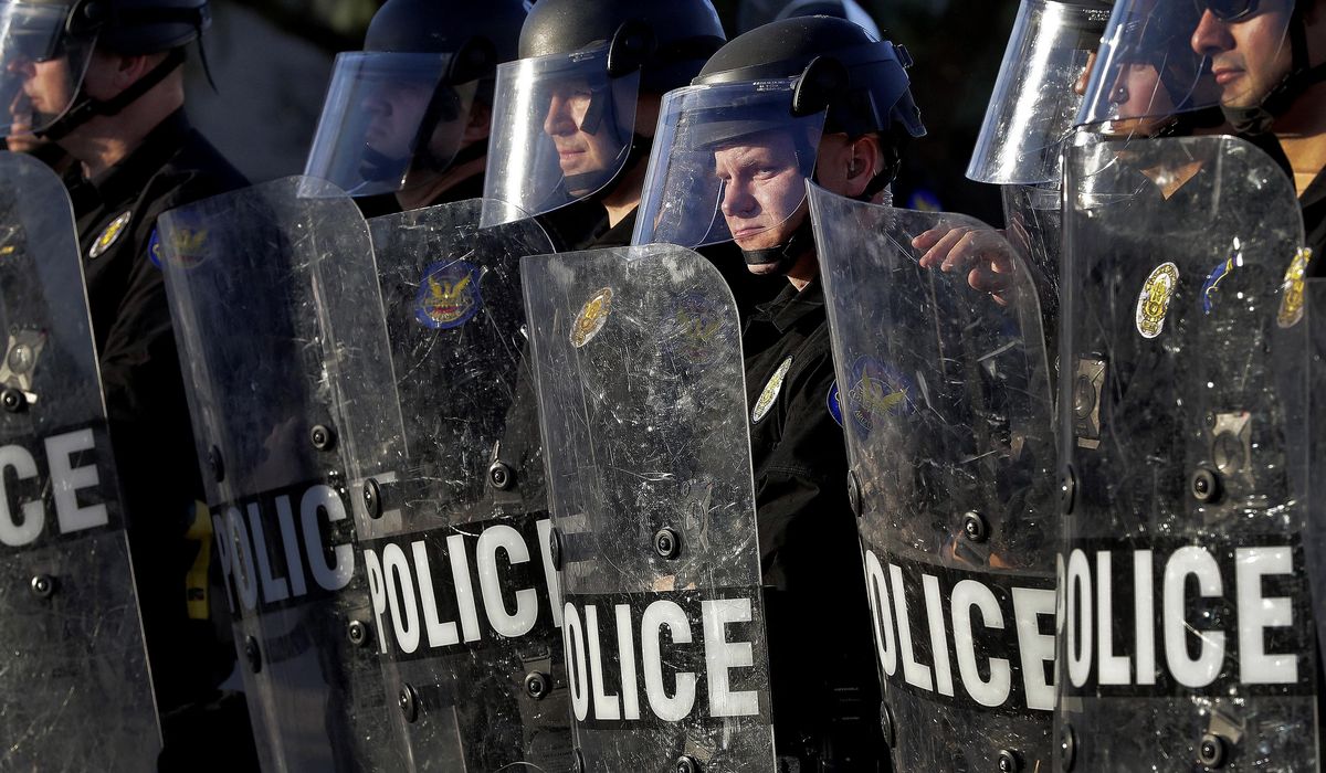 NextImg:Justice Dept. says Phoenix police have pattern of violating civil rights and using excessive force