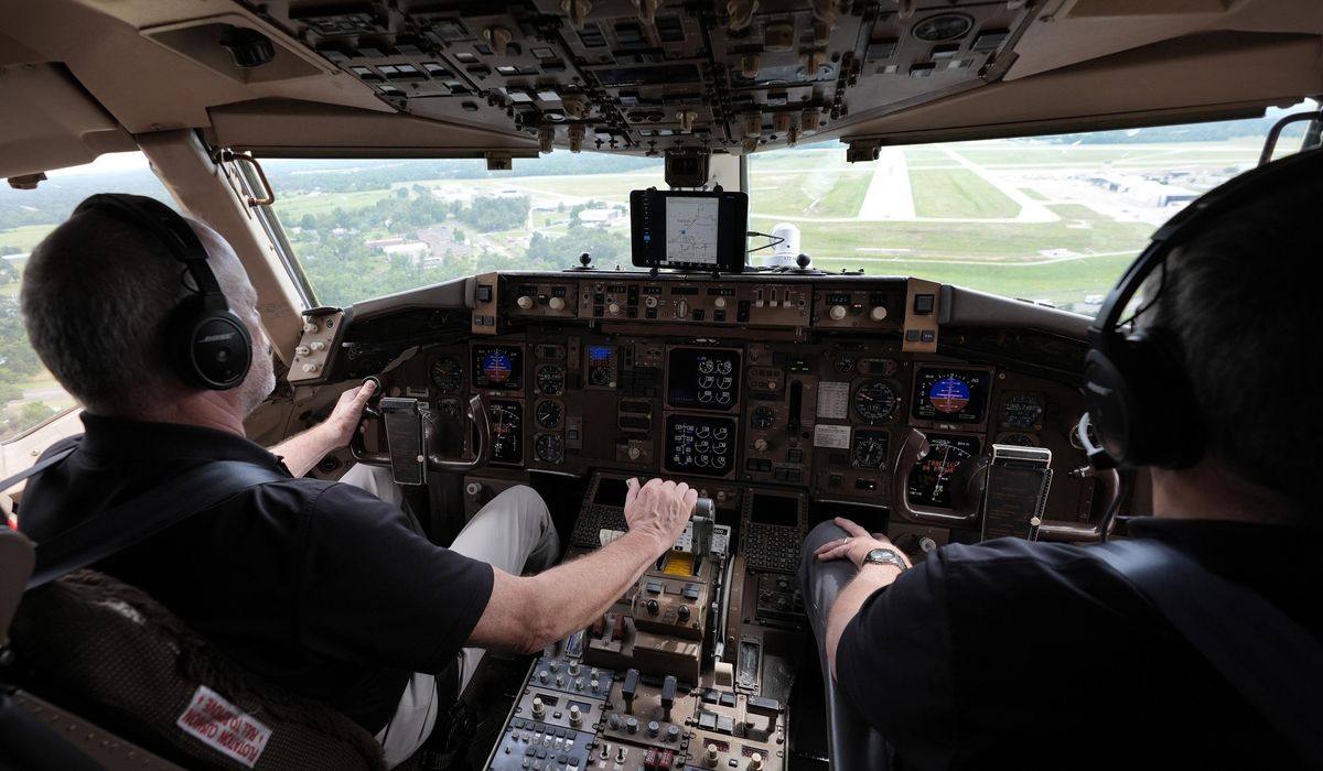 NextImg:Airline group urges pilots to eliminate terms like ‘cockpit,’ ‘manpower’