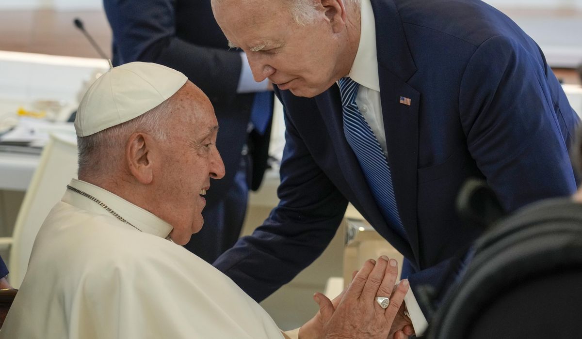 NextImg:Biden, Pope Francis meet on the sidelines of the G7 summit