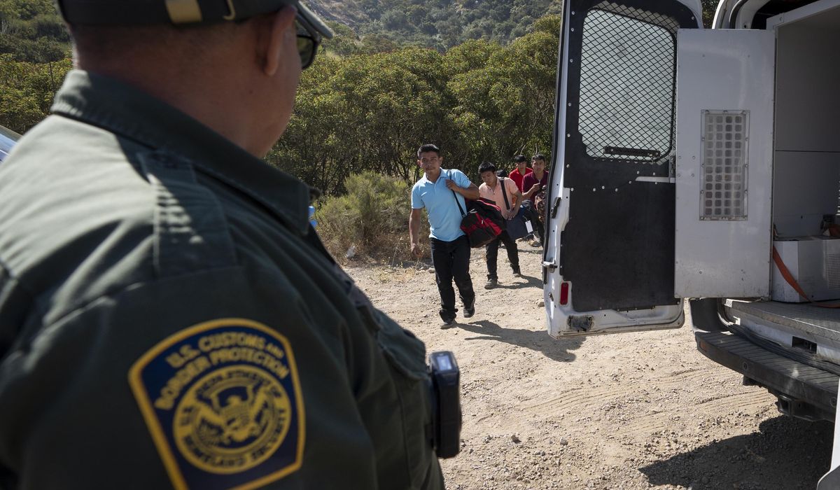 NextImg:Illegal immigrant smuggler claims she stopped near border to ‘fool around’