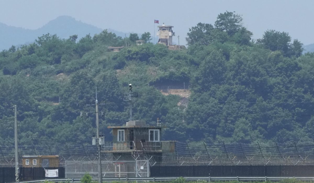 NextImg:South Korea fires warning shots after North Korean soldiers make 3rd incursion, Seoul says