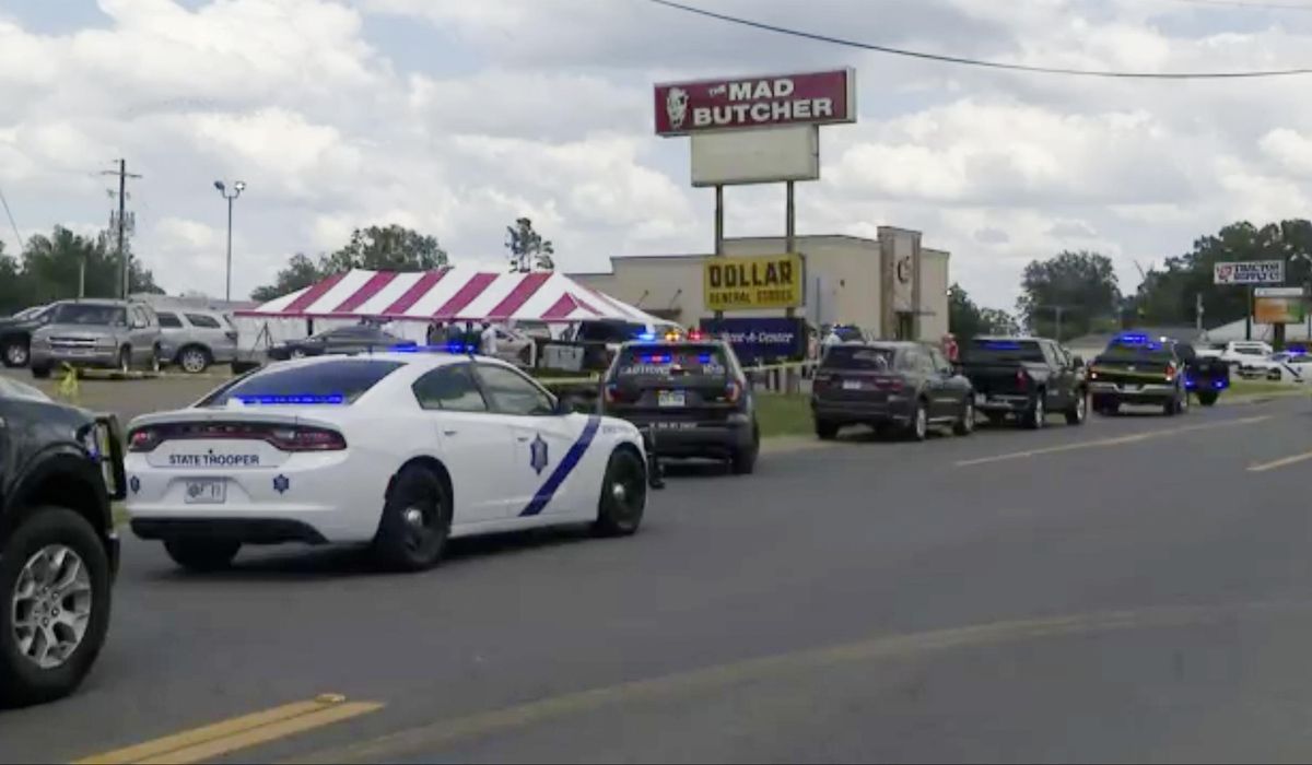 NextImg:Shooting at Arkansas grocery store kills 2 and wounds 6 others, police say