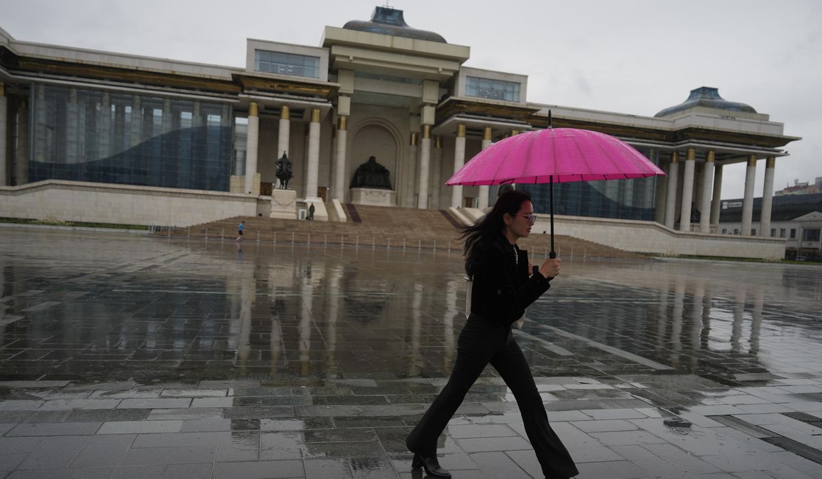 NextImg:Mongolia holds an election Friday. Its people see the government as benefiting the wealthy